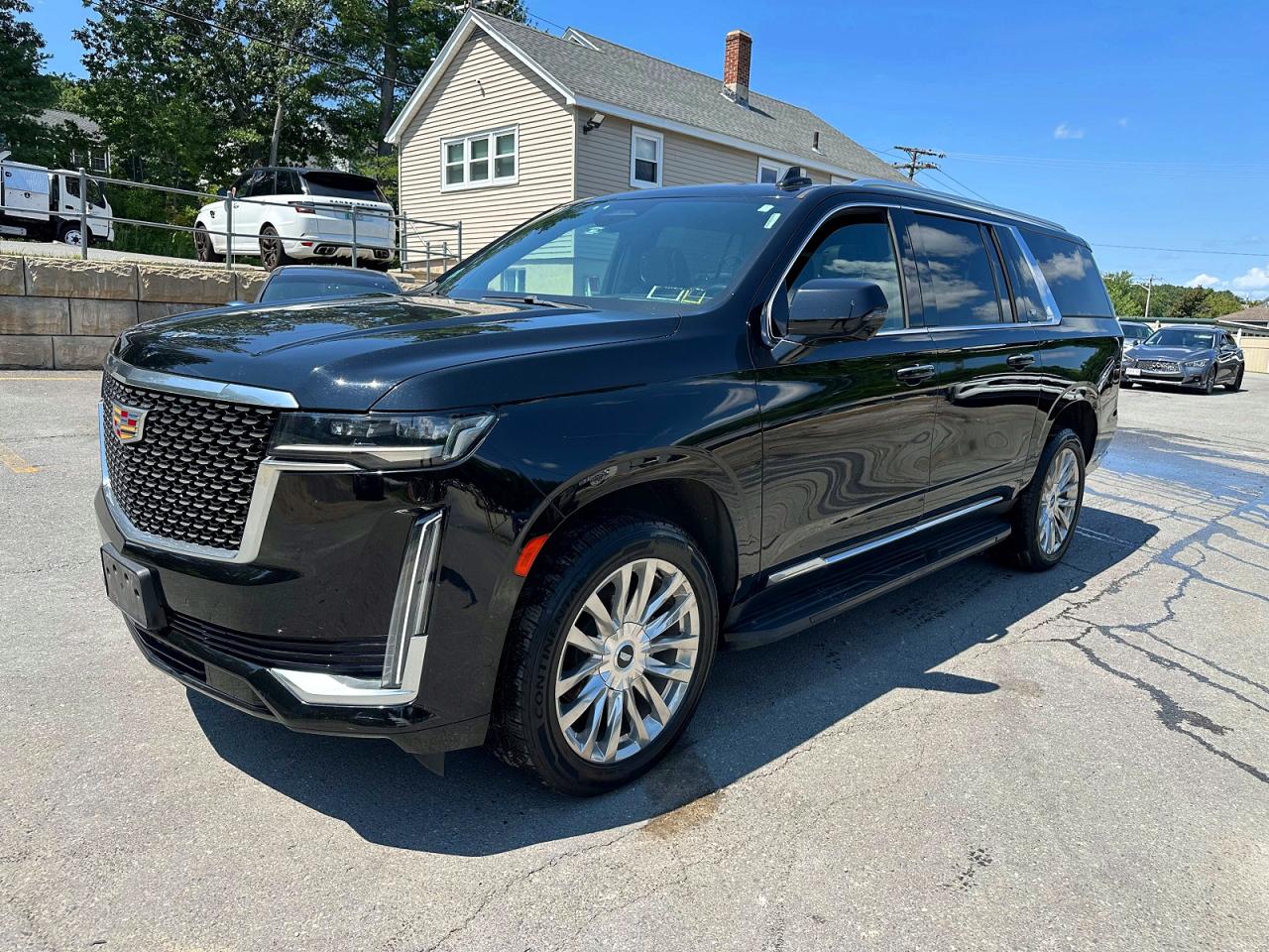 Photo of the 2023 CADILLAC ESCALADE ESV PREMIUM LUXURY