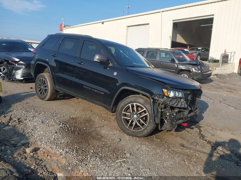 Photo of the 2017 JEEP GRAND CHEROKEE TRAILHAWK
