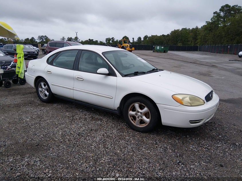 Photo of the 2004 FORD TAURUS SE