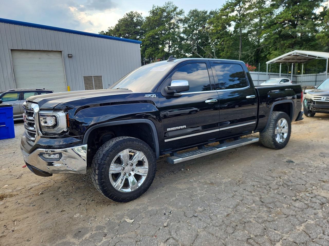 Photo of the 2017 GMC SIERRA K1500 SLT
