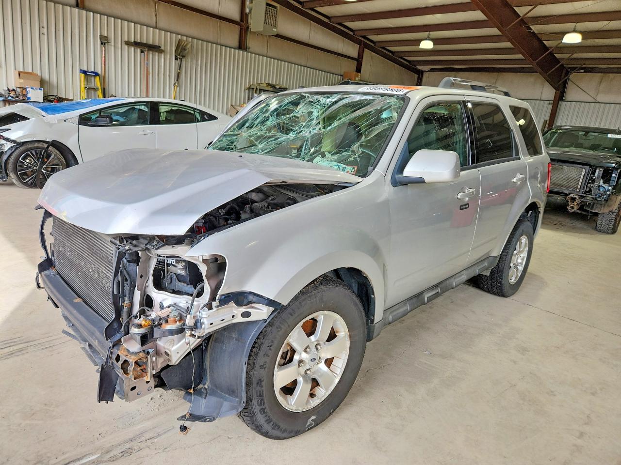 Photo of the 2009 FORD ESCAPE LIMITED
