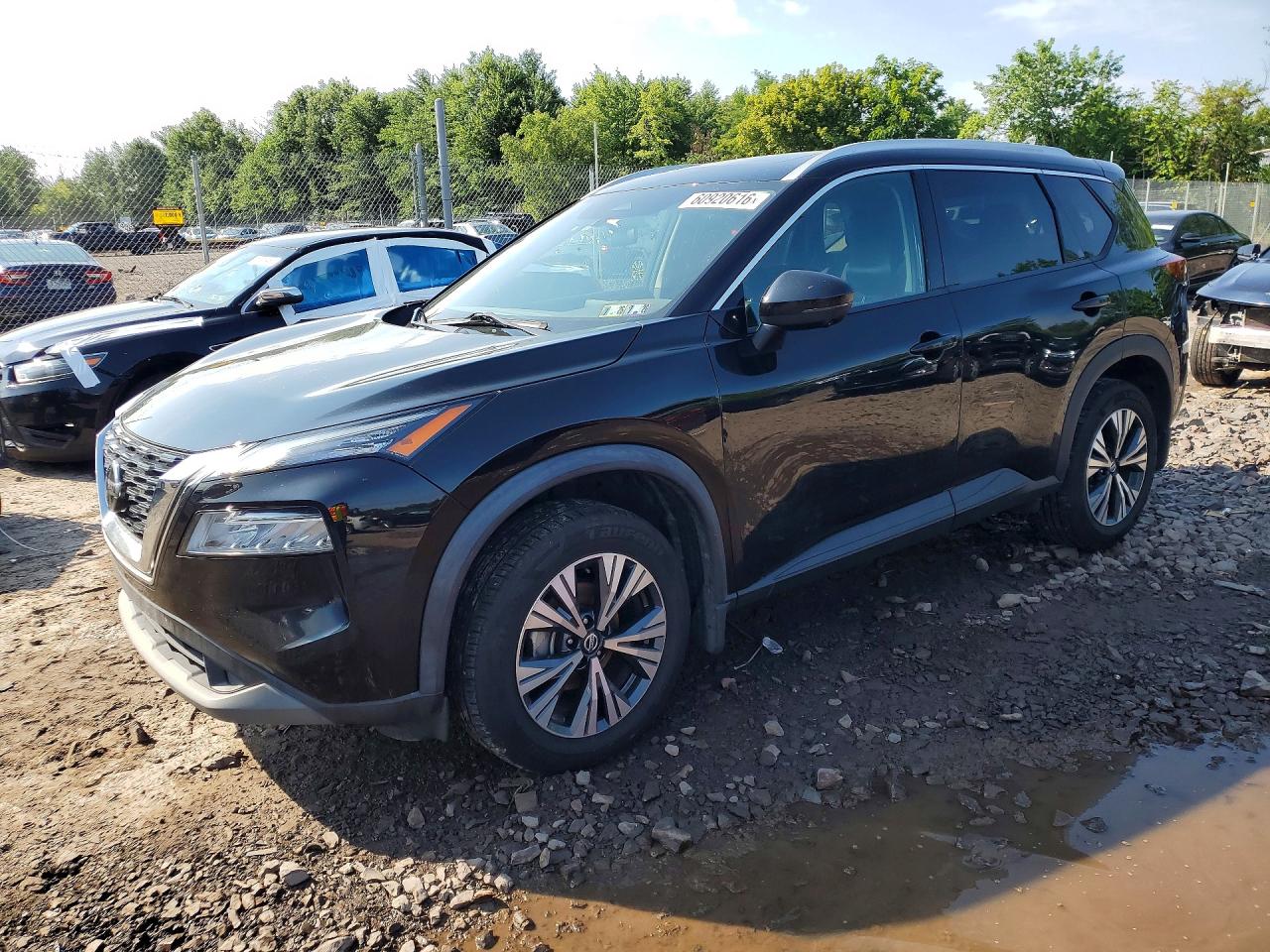 Photo of the 2021 NISSAN ROGUE SV