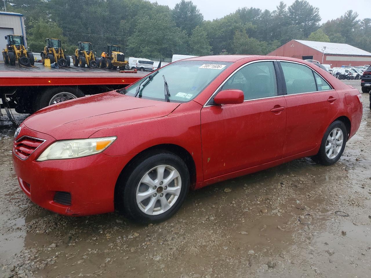 Photo of the 2011 TOYOTA CAMRY LE