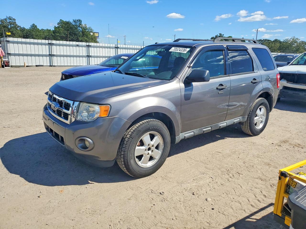 Photo of the 2011 FORD ESCAPE XLT