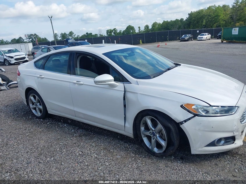 Photo of the 2016 FORD FUSION SE