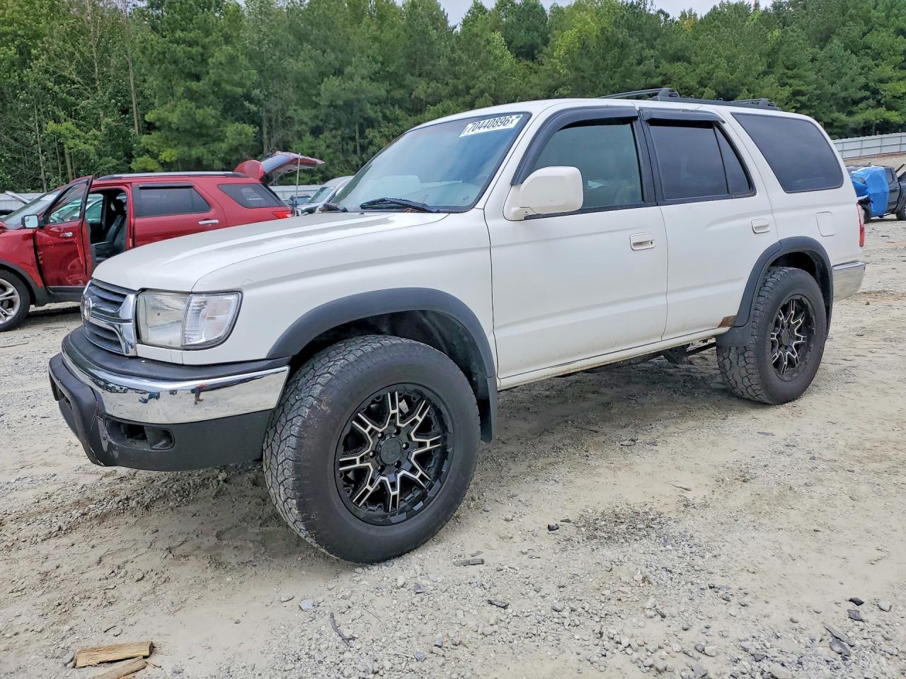 Photo of the 2002 TOYOTA 4RUNNER SR5