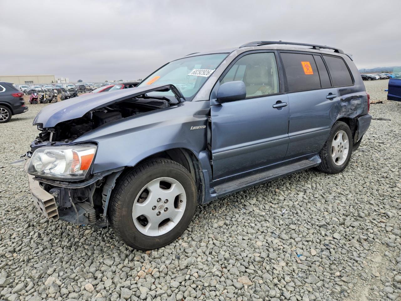 Photo of the 2004 TOYOTA HIGHLANDER LIMITED