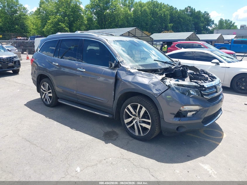 Photo of the 2017 HONDA PILOT TOURING