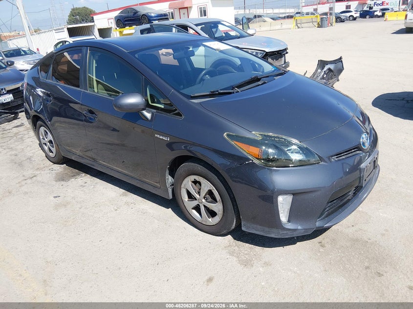Photo of the 2014 TOYOTA PRIUS THREE