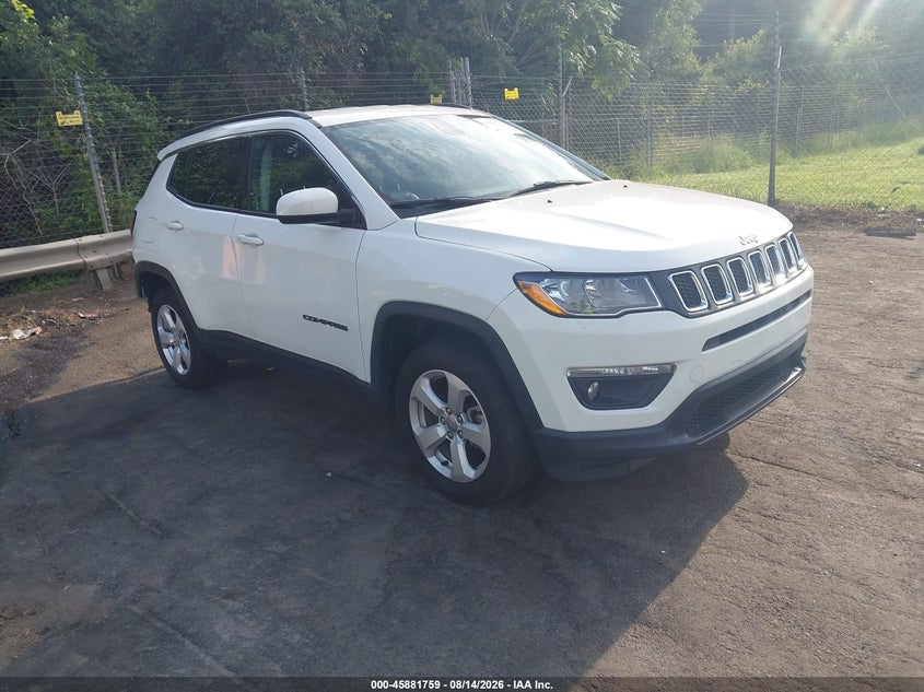Photo of the 2019 JEEP COMPASS LATITUDE 4X4