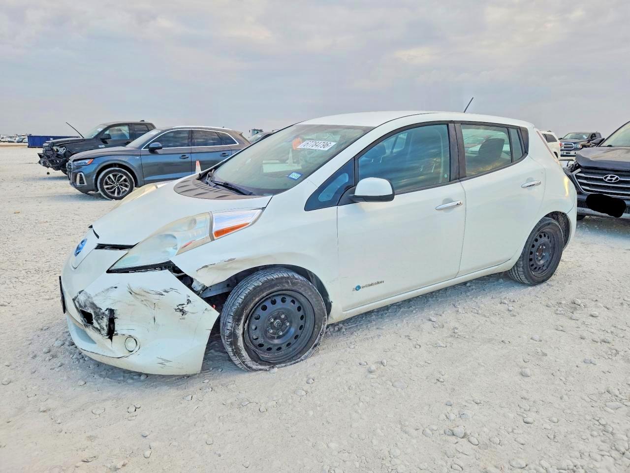 Photo of the 2016 NISSAN LEAF S