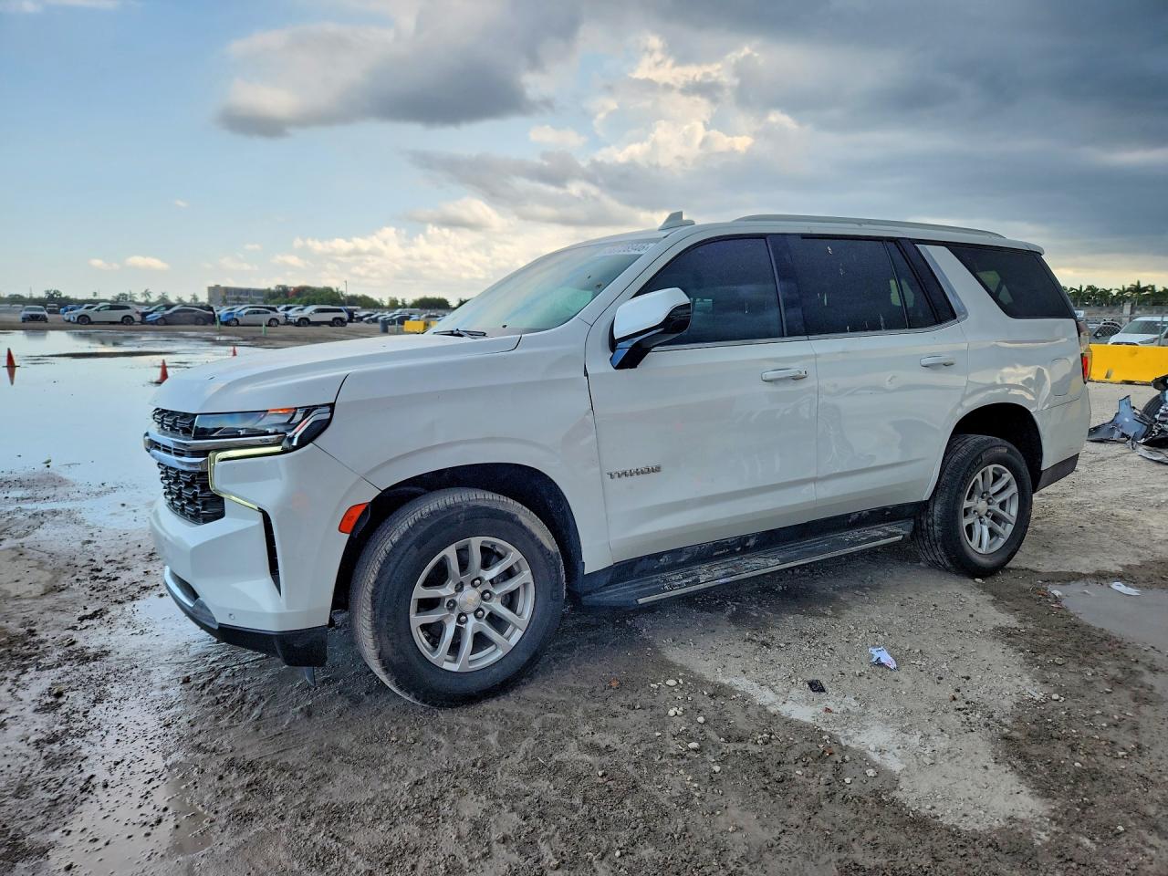 Photo of the 2023 CHEVROLET TAHOE C1500 LS