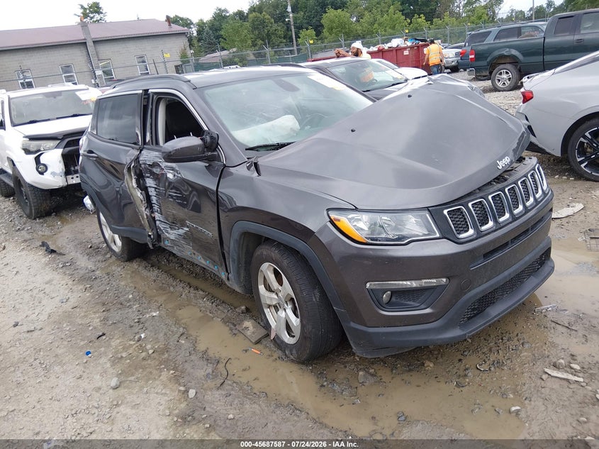 Photo of the 2021 JEEP COMPASS LATITUDE 4X4