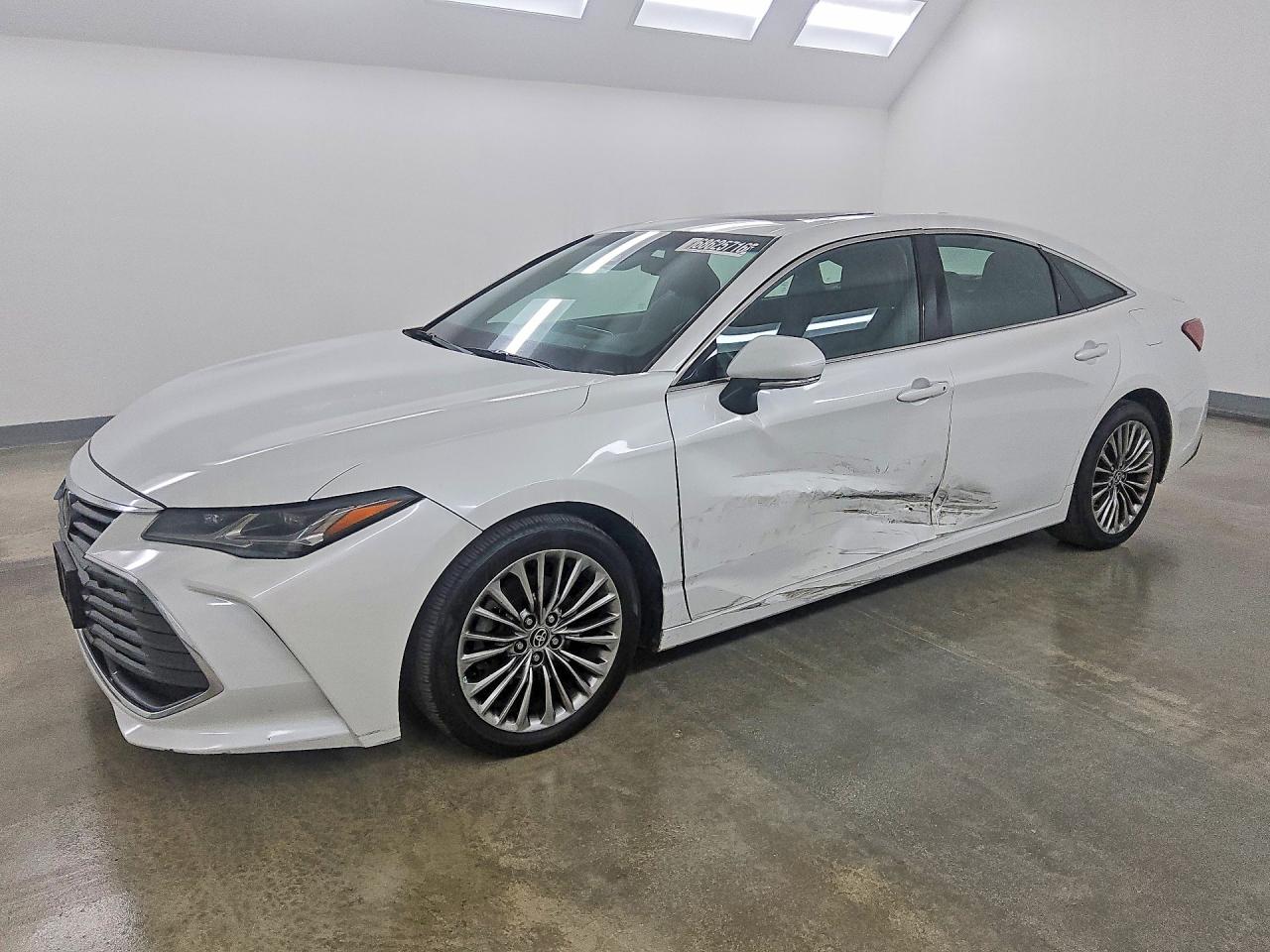 Photo of the 2022 TOYOTA AVALON LIMITED
