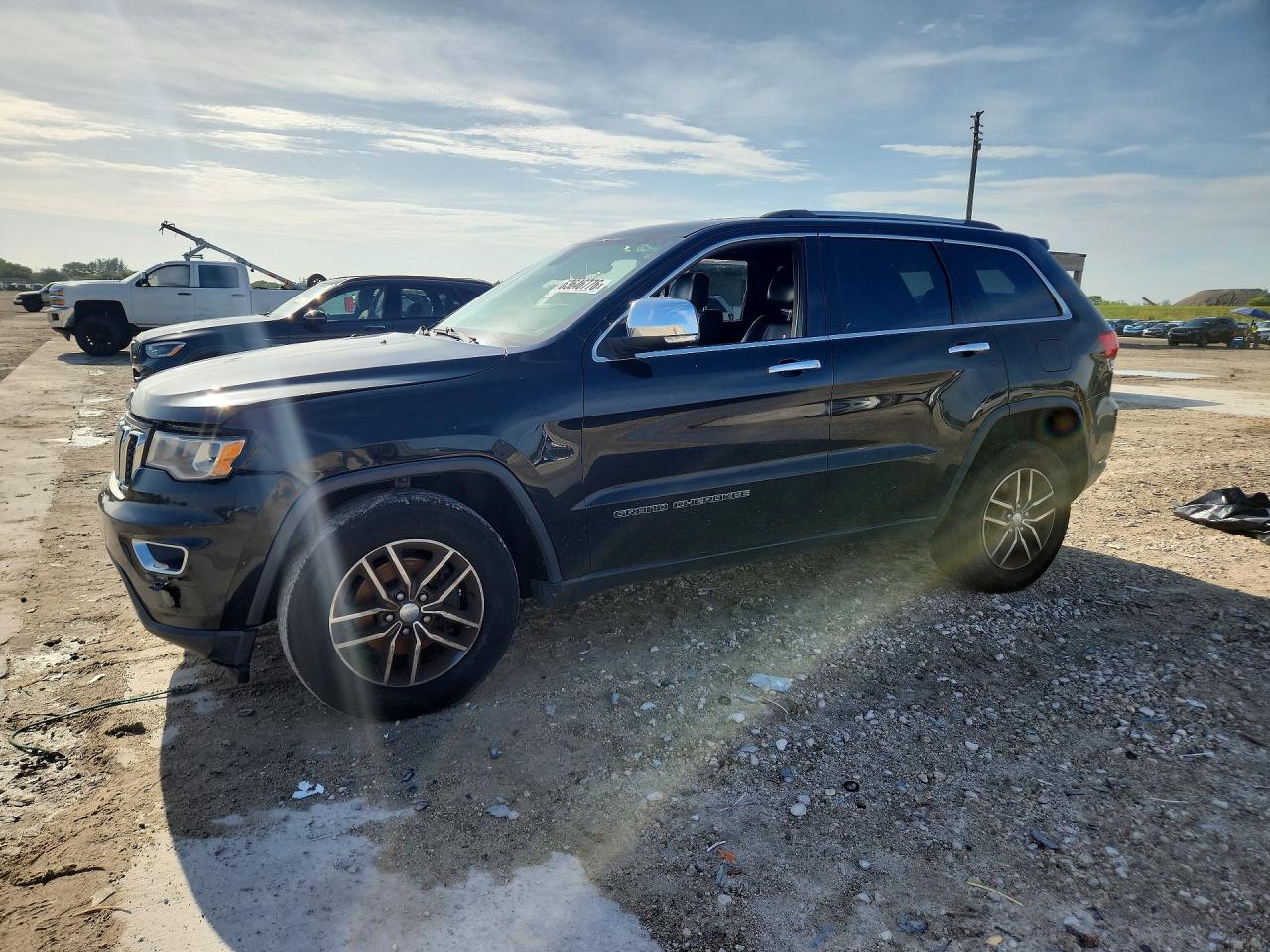 Photo of the 2017 JEEP GRAND CHEROKEE LIMITED