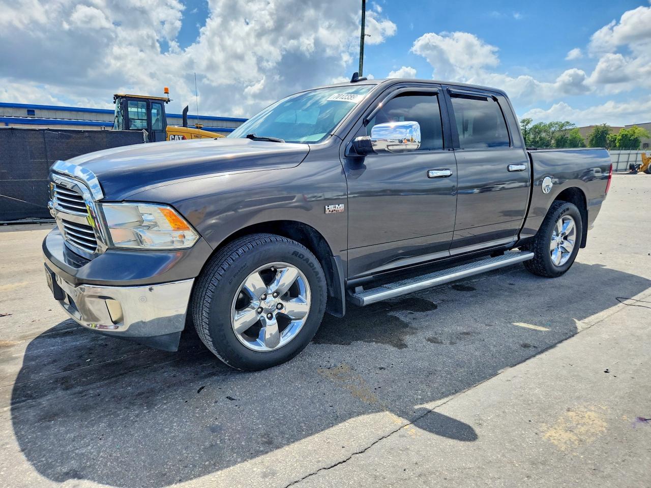 Photo of the 2016 RAM 1500 SLT