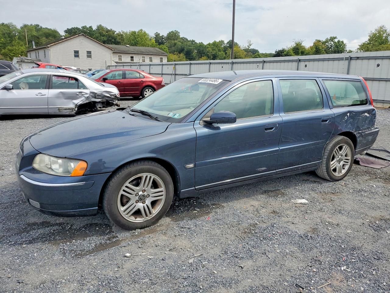 Photo of the 2006 VOLVO V70 2.5T