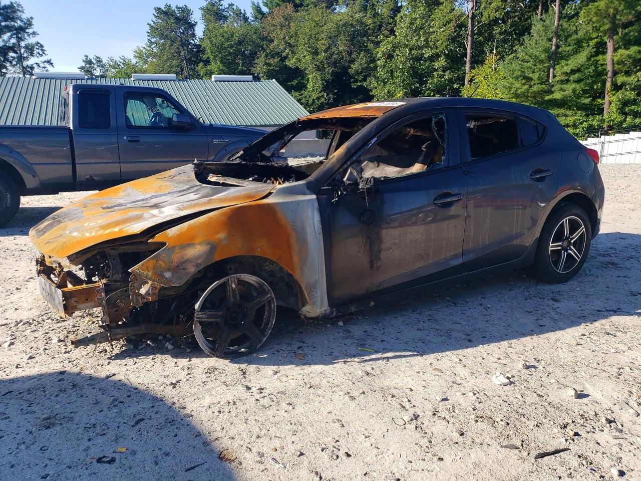 Photo of the 2017 MAZDA 3 SPORT