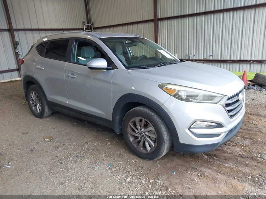 Photo of the 2016 HYUNDAI TUCSON SE