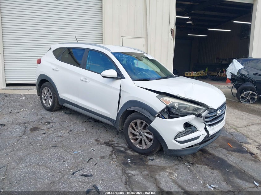 Photo of the 2017 HYUNDAI TUCSON SE