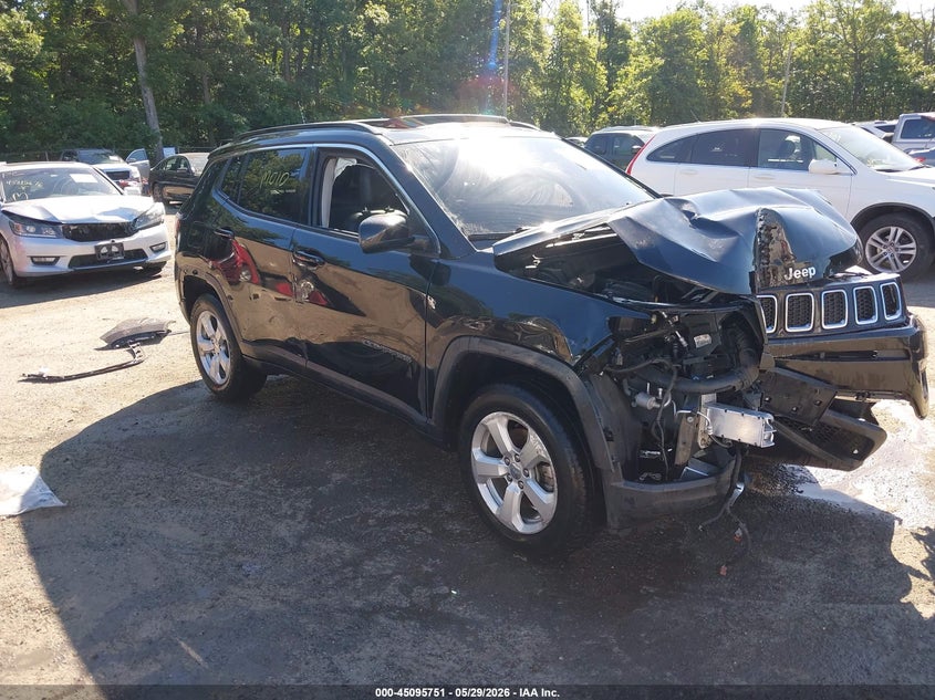 Photo of the 2021 JEEP COMPASS LATITUDE 4X4