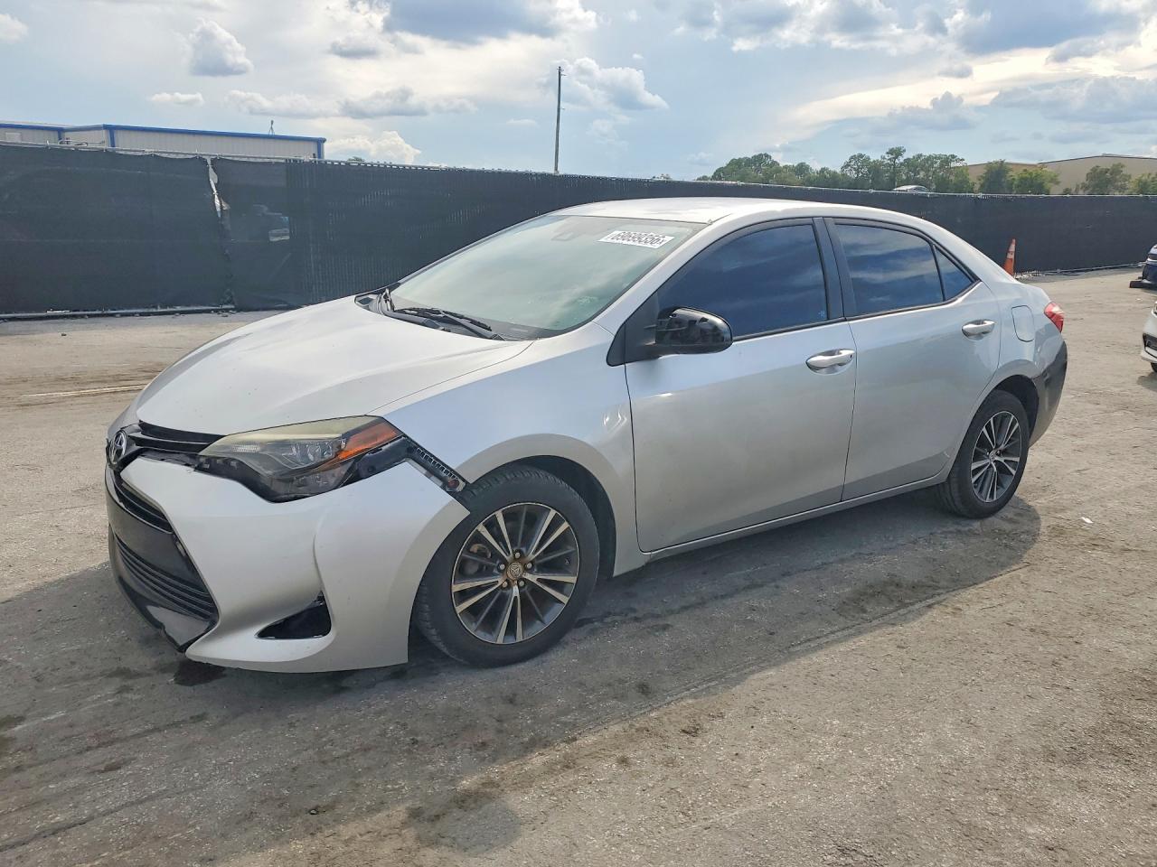 Photo of the 2018 TOYOTA COROLLA LE