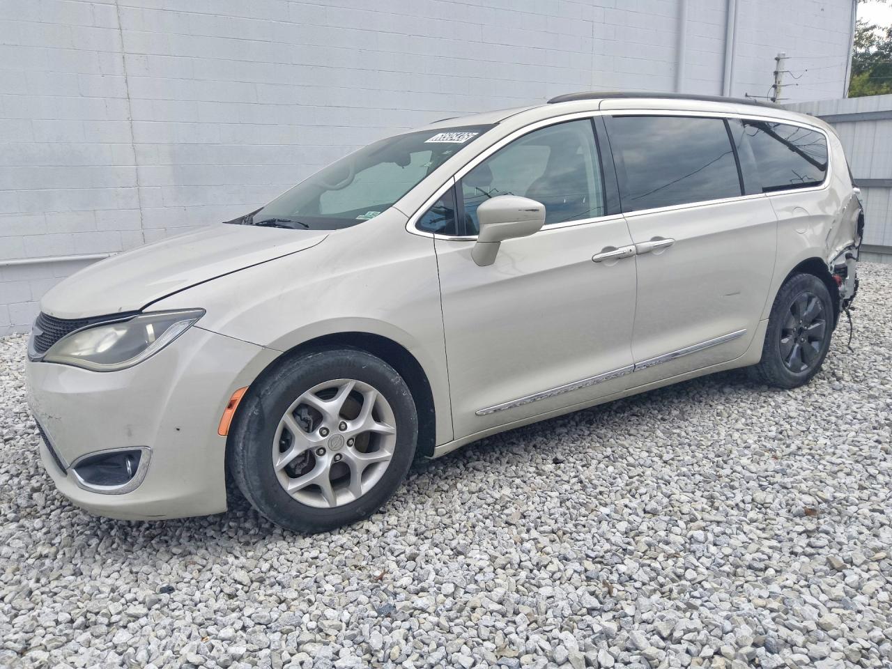 Photo of the 2017 CHRYSLER PACIFICA TOURING L