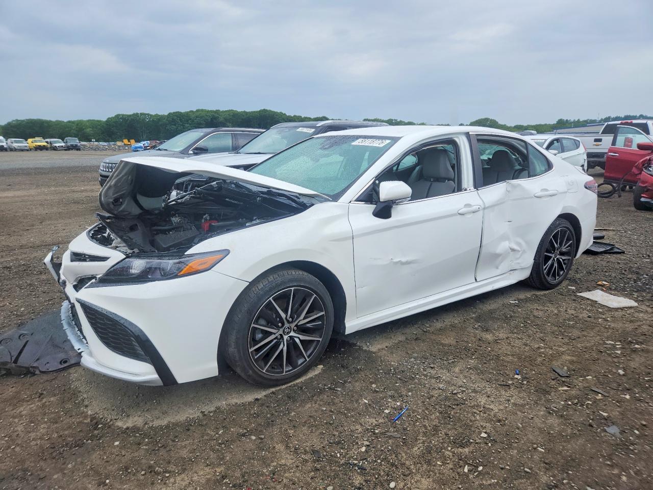 Photo of the 2024 TOYOTA CAMRY SE