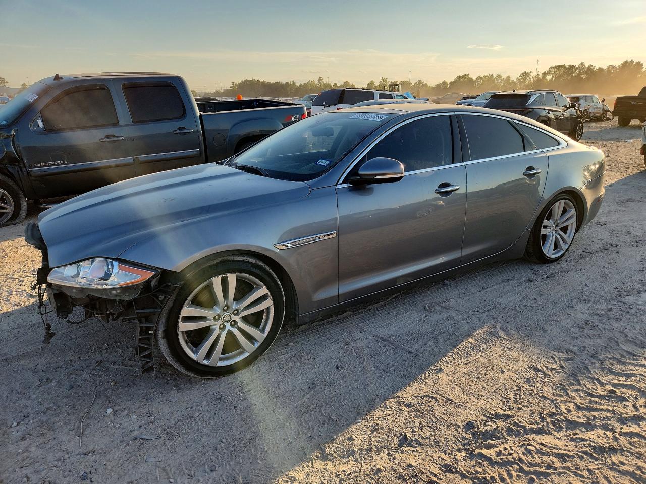 Photo of the 2013 JAGUAR XJ