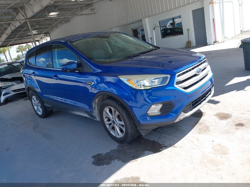 Photo of the 2017 FORD ESCAPE SE