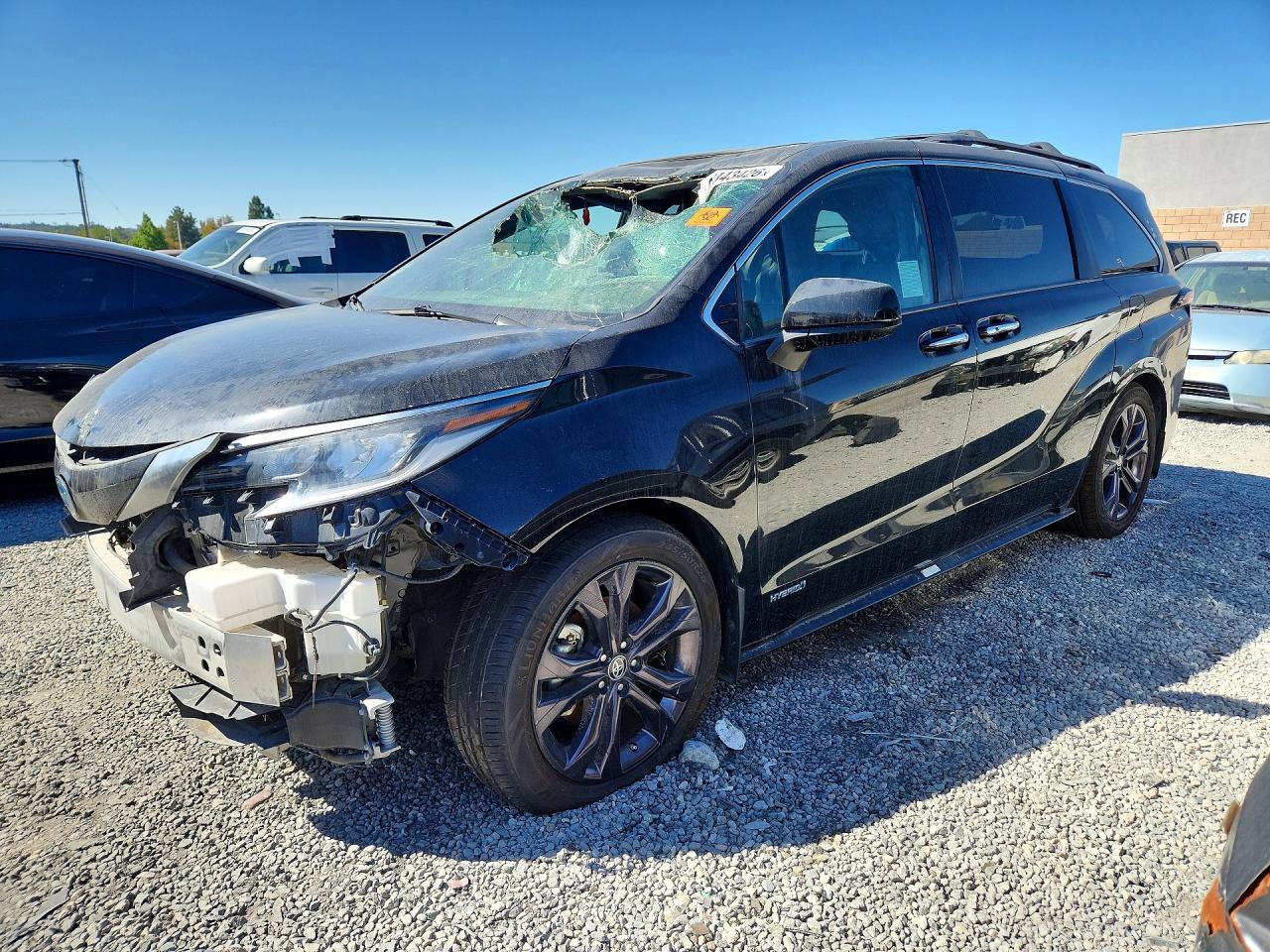 Photo of the 2021 TOYOTA SIENNA XSE