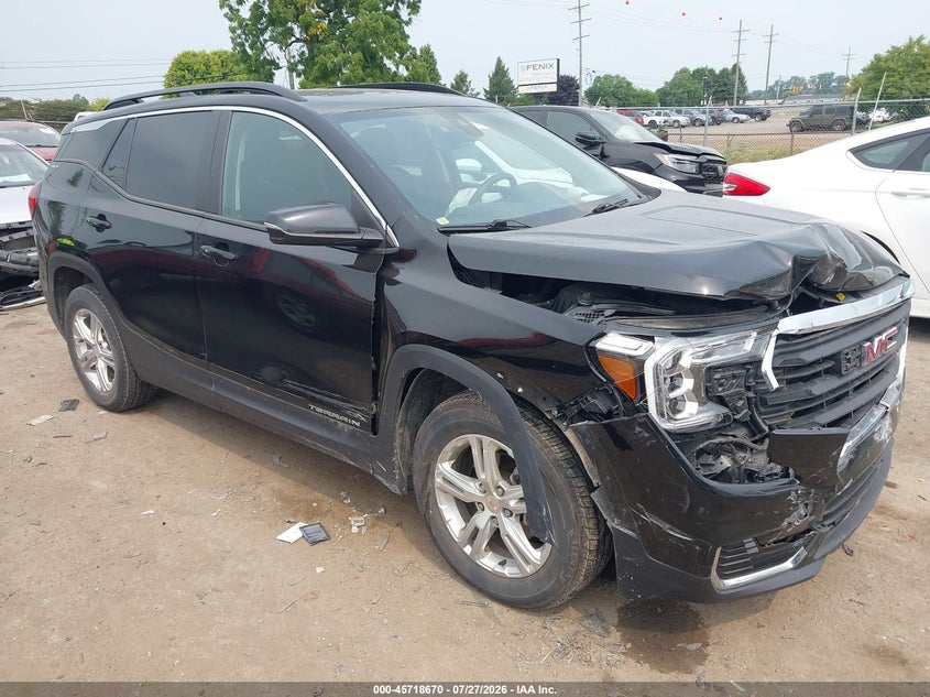 Photo of the 2022 GMC TERRAIN AWD SLE