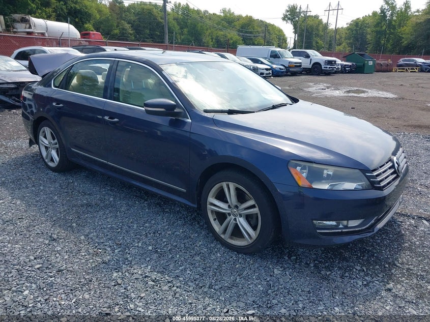 Photo of the 2013 VOLKSWAGEN PASSAT 2.0L TDI SE