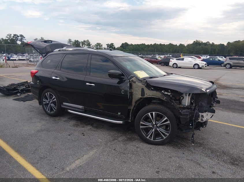 Photo of the 2018 NISSAN PATHFINDER PLATINUM