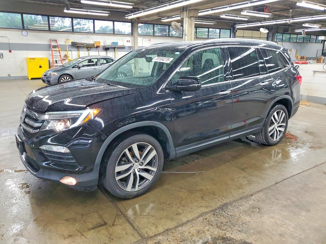 Photo of the 2017 HONDA PILOT TOURING