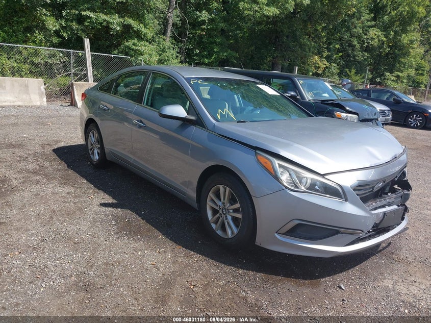 Photo of the 2016 HYUNDAI SONATA SE