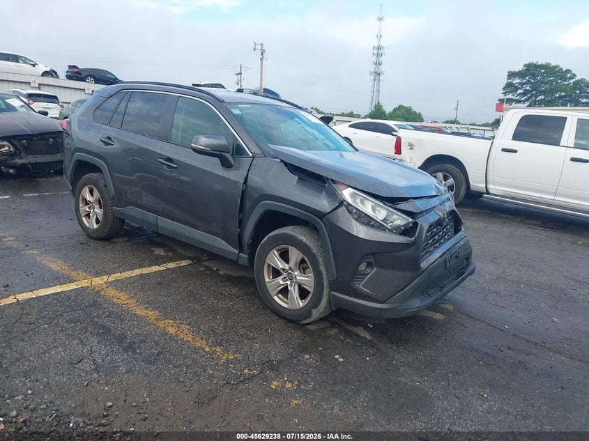 Photo of the 2021 TOYOTA RAV4 XLE