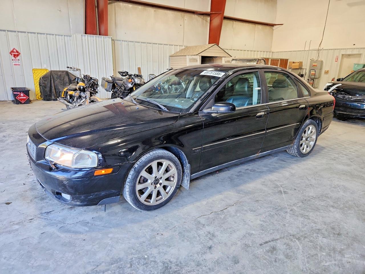 Photo of the 2005 VOLVO S80 2.5T