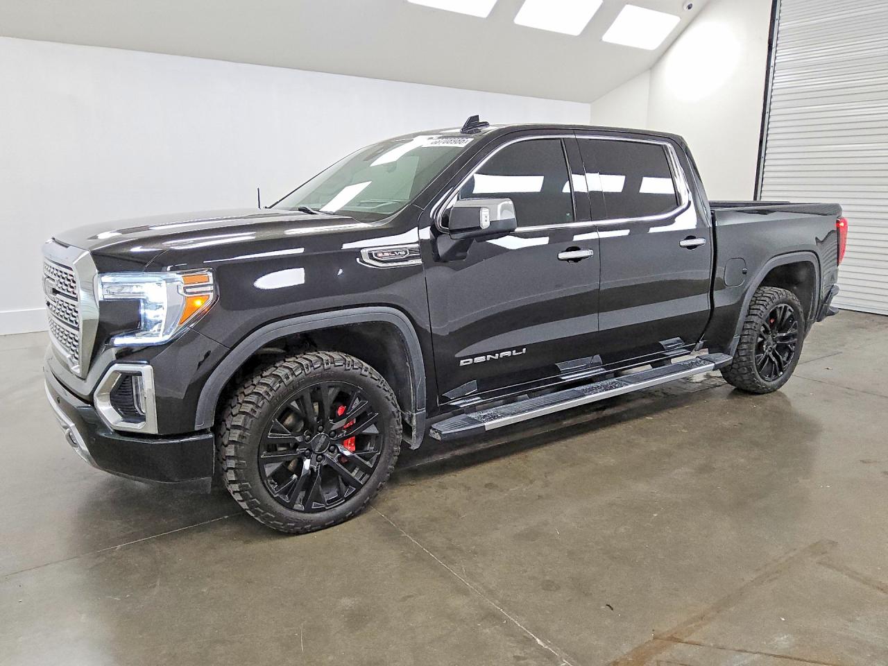 Photo of the 2020 GMC SIERRA K1500 DENALI