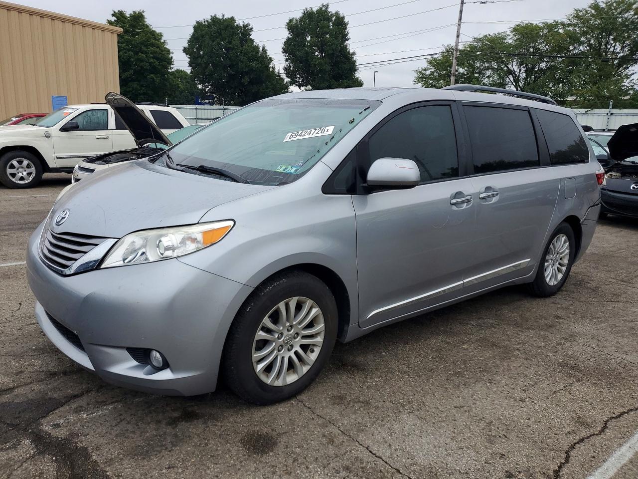Photo of the 2015 TOYOTA SIENNA XLE 8-PASSENGER