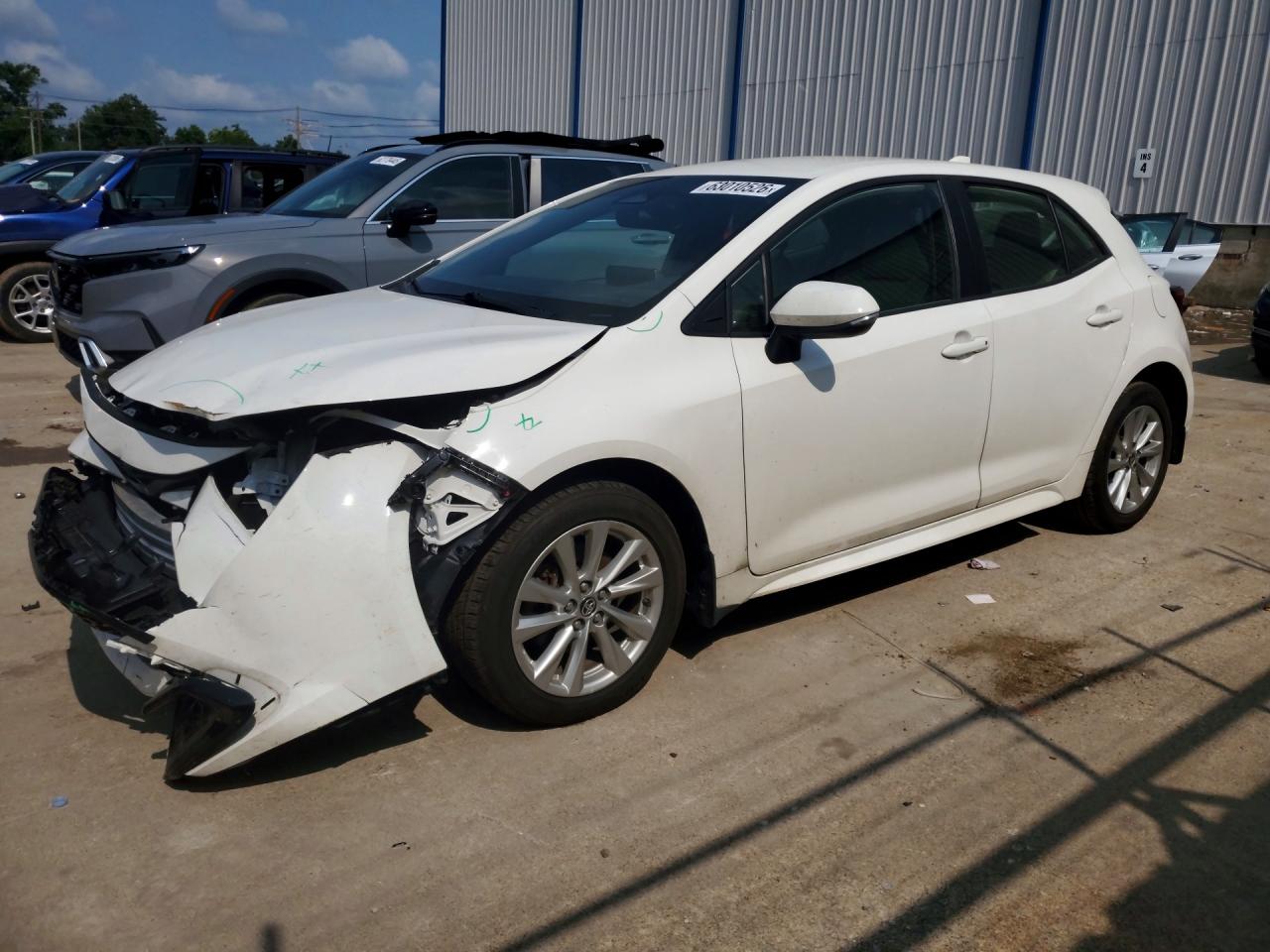 Photo of the 2024 TOYOTA COROLLA HATCHBACK SE