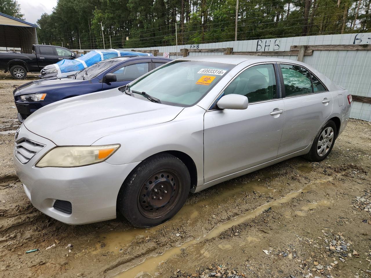 Photo of the 2011 TOYOTA CAMRY LE