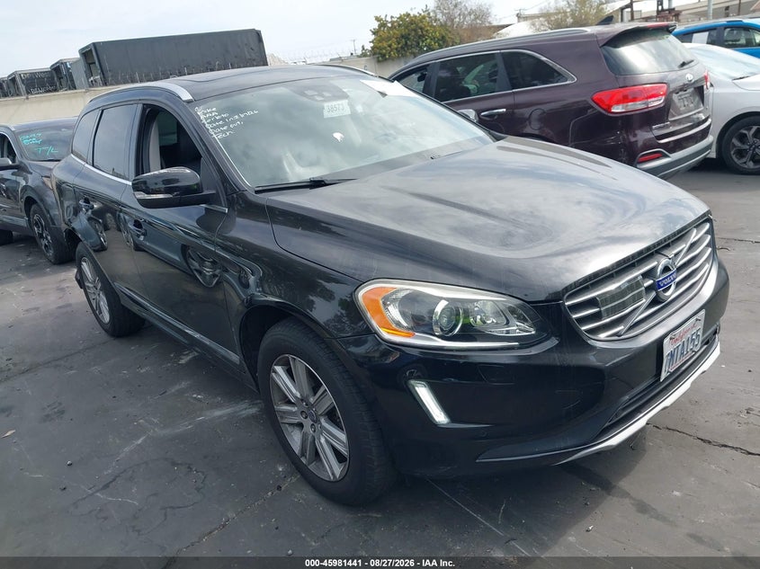 Photo of the 2016 VOLVO XC60 T6 PLATINUM