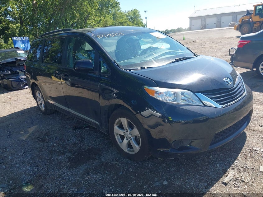 Photo of the 2017 TOYOTA SIENNA LE 8 PASSENGER