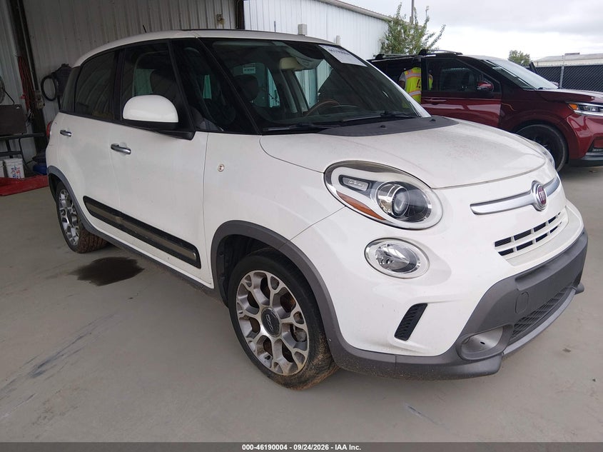 Photo of the 2014 FIAT 500L TREKKING