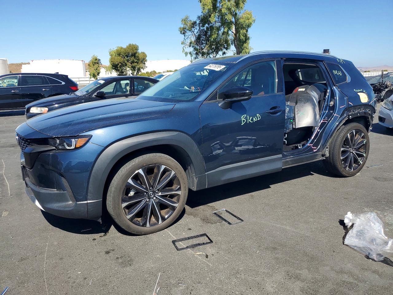Photo of the 2023 MAZDA CX-50 PREMIUM PLUS