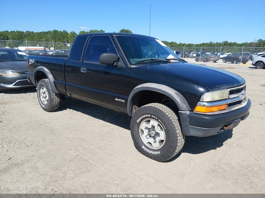 Photo of the 2001 CHEVROLET S-10 LS