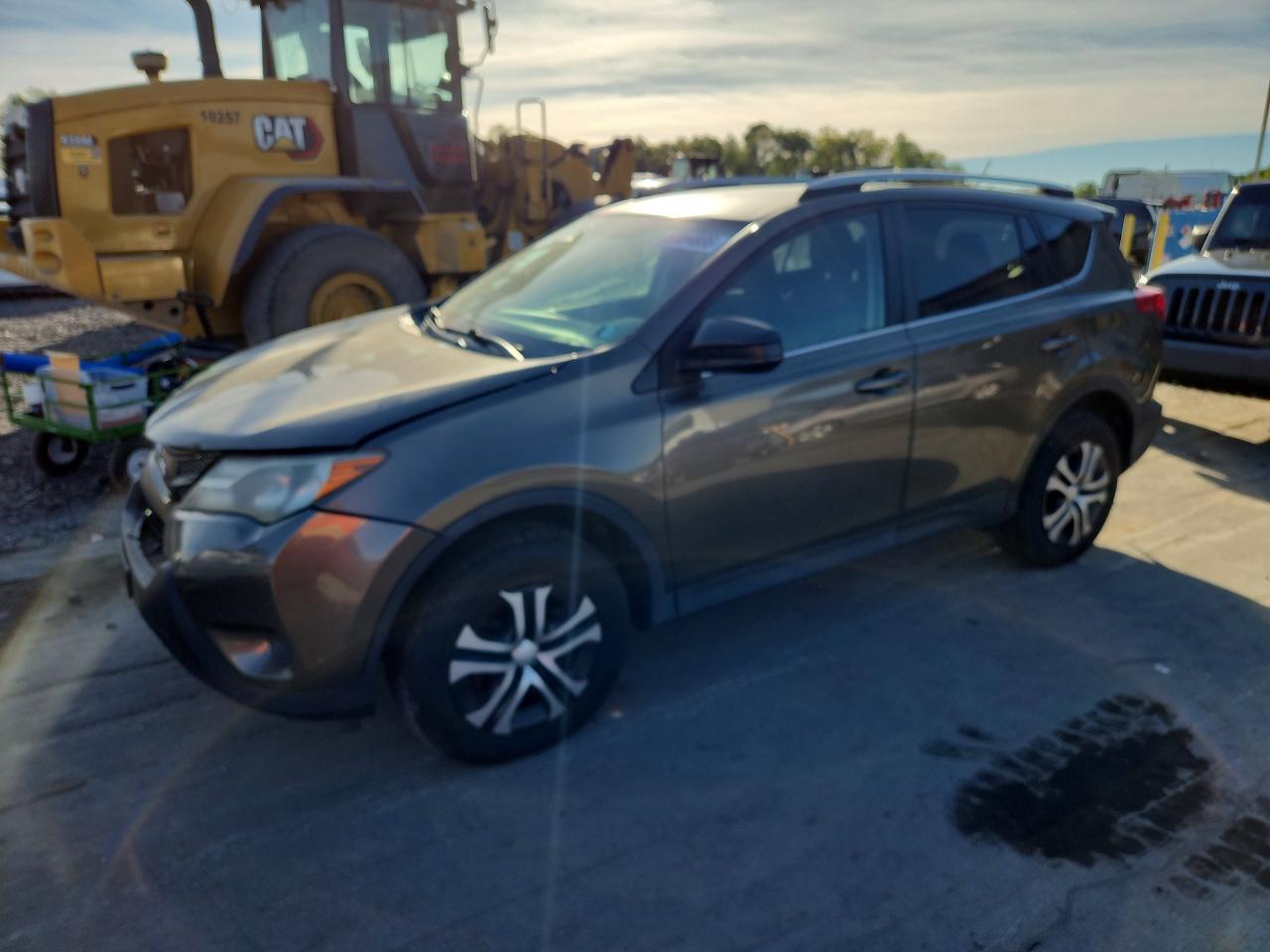 Photo of the 2015 TOYOTA RAV4 LE