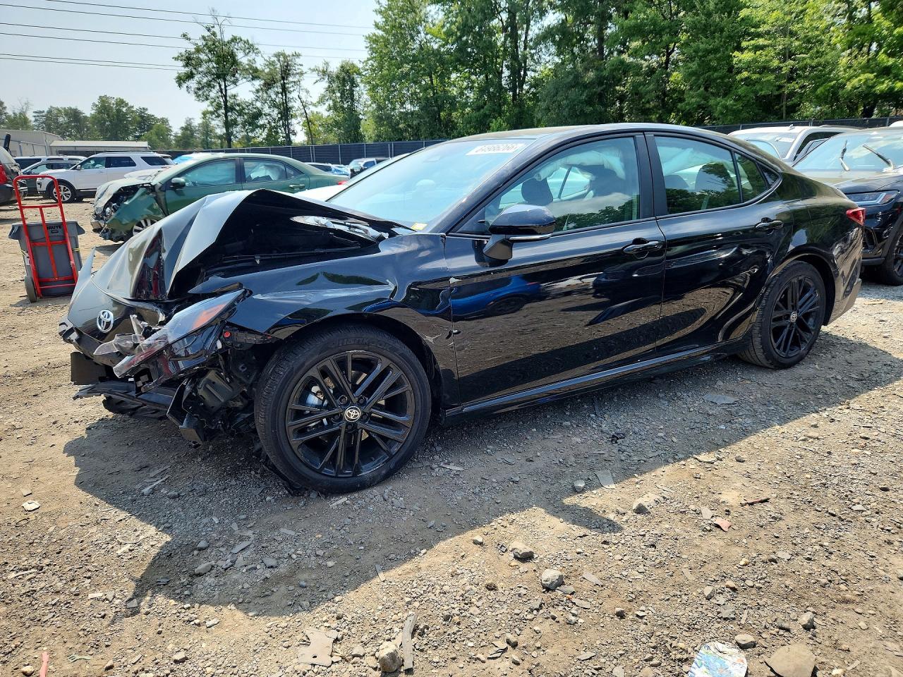 Photo of the 2025 TOYOTA CAMRY SE