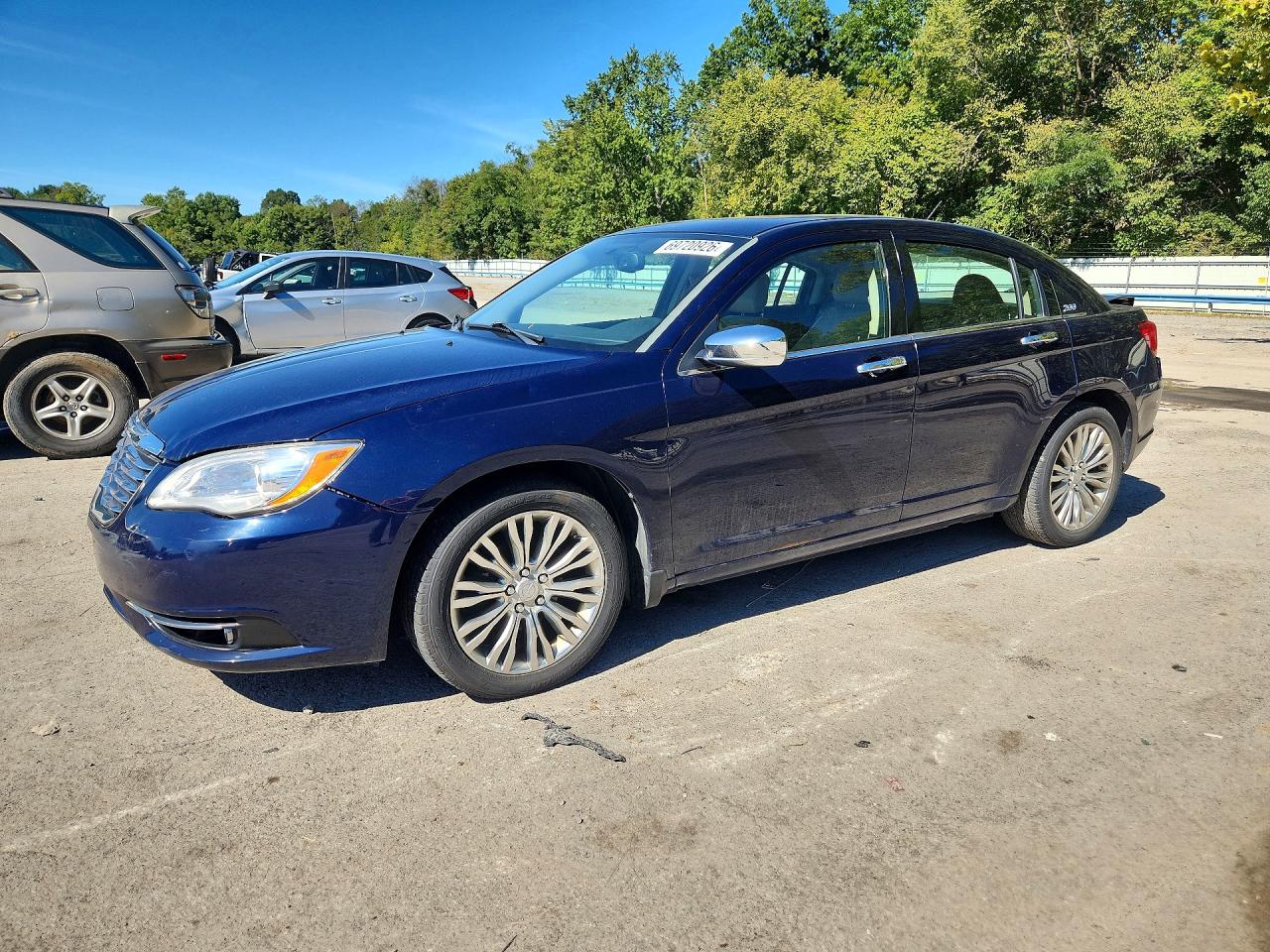 Photo of the 2013 CHRYSLER 200 LIMITED